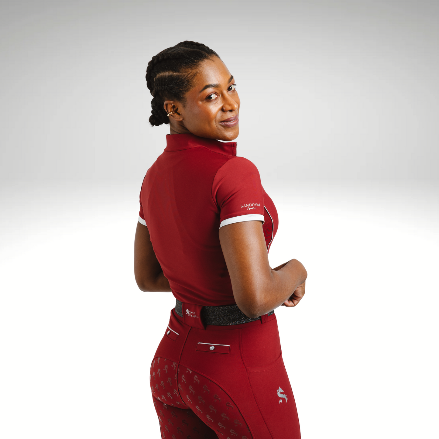 Reitshirt Damen Cherry Silver
Sandoval Equestrian Shirt kaufen
elegantes Reitoberteil Damen
atmungsaktives Reitshirt Training
luxuriöse Reitmode Damen
Cherry Silver equestrian shirt women
Sandoval Equestrian riding top
luxury riding shirt breathable
premium equestrian fashion women
elegant equestrian shirt Cherry Silver
camiseta ecuestre mujer Cherry Silver
Sandoval Equestrian camiseta nueva colección
camiseta de equitación transpirable mujer
moda hípica elegante Cherry Silver
camiseta montar a caballo
