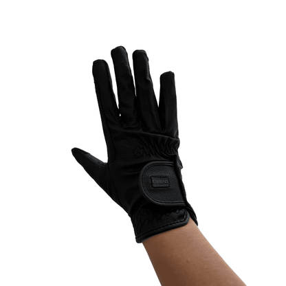 Sandoval Equestrian, High-quality riding gloves
GIBBINS INNOVA gloves
Touchscreen-compatible gloves
Comfortable and durable gloves
Non-slip equestrian gloves, Guantes ecuestres de alta calidad
Guantes GIBBINS para montar
Guantes con tecnología táctil
Guantes para equitación cómodos y duraderos
Guantes con agarre excepcional