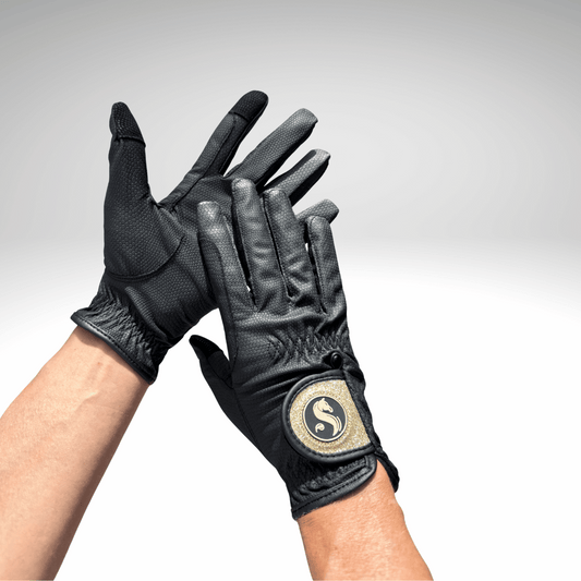 guantes de montar negro oro
black riding gloves
elegante Reithandschuhe
breathable horse riding gloves
guantes táctiles equitación
premium equestrian gloves
Reithandschuhe für das ganze Jahr
guantes técnicos para jinetes
stylish riding gloves
Reithandschuhe mit Logo
horse riding gloves with grip
guantes ecuestres ligeros
high-quality equestrian accessories
schwarze Reithandschuhe mit Klettverschluss
guantes de equitación transpirables
touchscreen compatible riding gloves
flexible Reithandschuhe
accesorios 