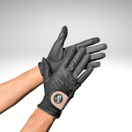 guantes de montar negro rosa
black riding gloves
elegante Reithandschuhe
breathable horse riding gloves
guantes táctiles equitación
premium equestrian gloves
Reithandschuhe für das ganze Jahr
guantes técnicos para jinetes
stylish riding gloves
Reithandschuhe mit Logo
horse riding gloves with grip
guantes ecuestres ligeros
high-quality equestrian accessories
schwarze Reithandschuhe mit Klettverschluss
guantes de equitación transpirables
touchscreen compatible riding gloves
flexible Reithandschuhe
accesorios 